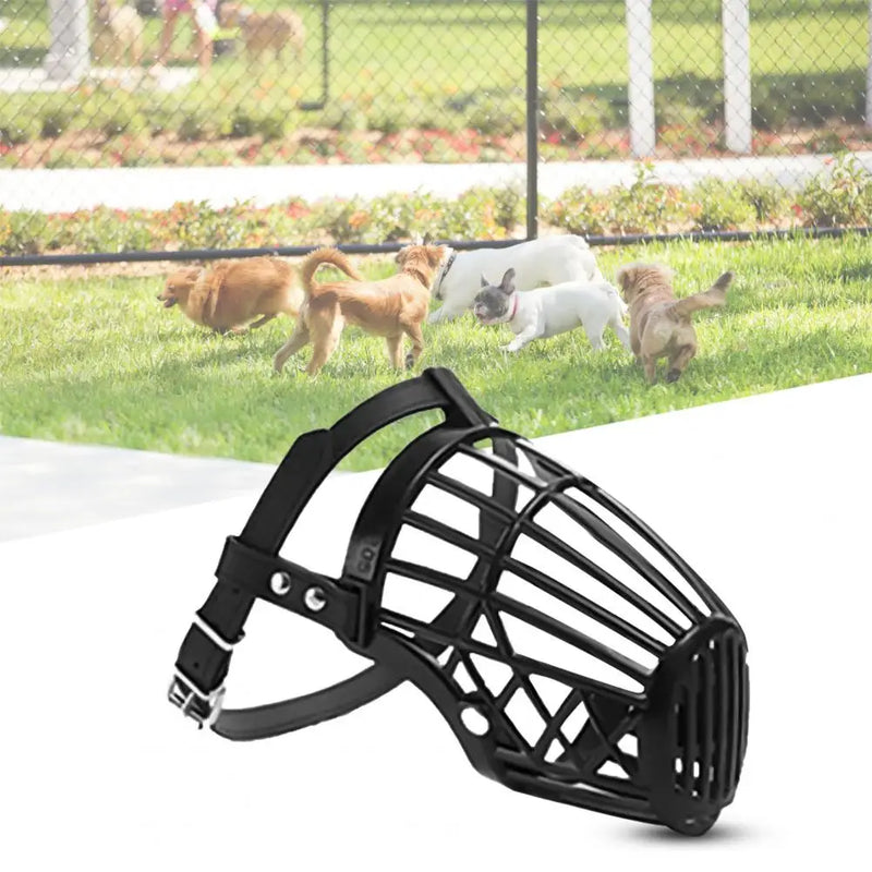 Focinho de cachorro forte de plástico macio e couro, cesta com design anti-mordida, tiras de ajuste, máscara focinho de cachorro para cães pequenos, médios e grandes